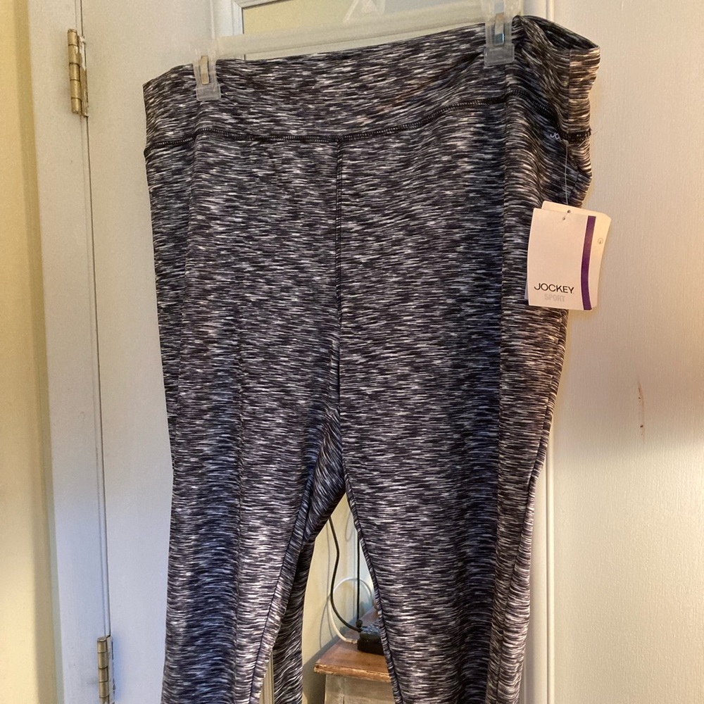 Jockey Sport Active Capri, NWT